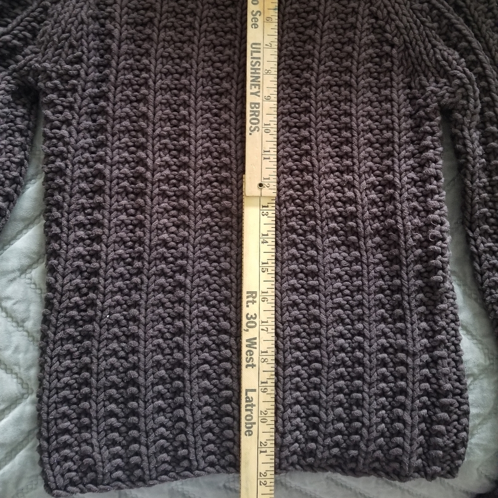Hand knit Sweater - Picture 2 of 6